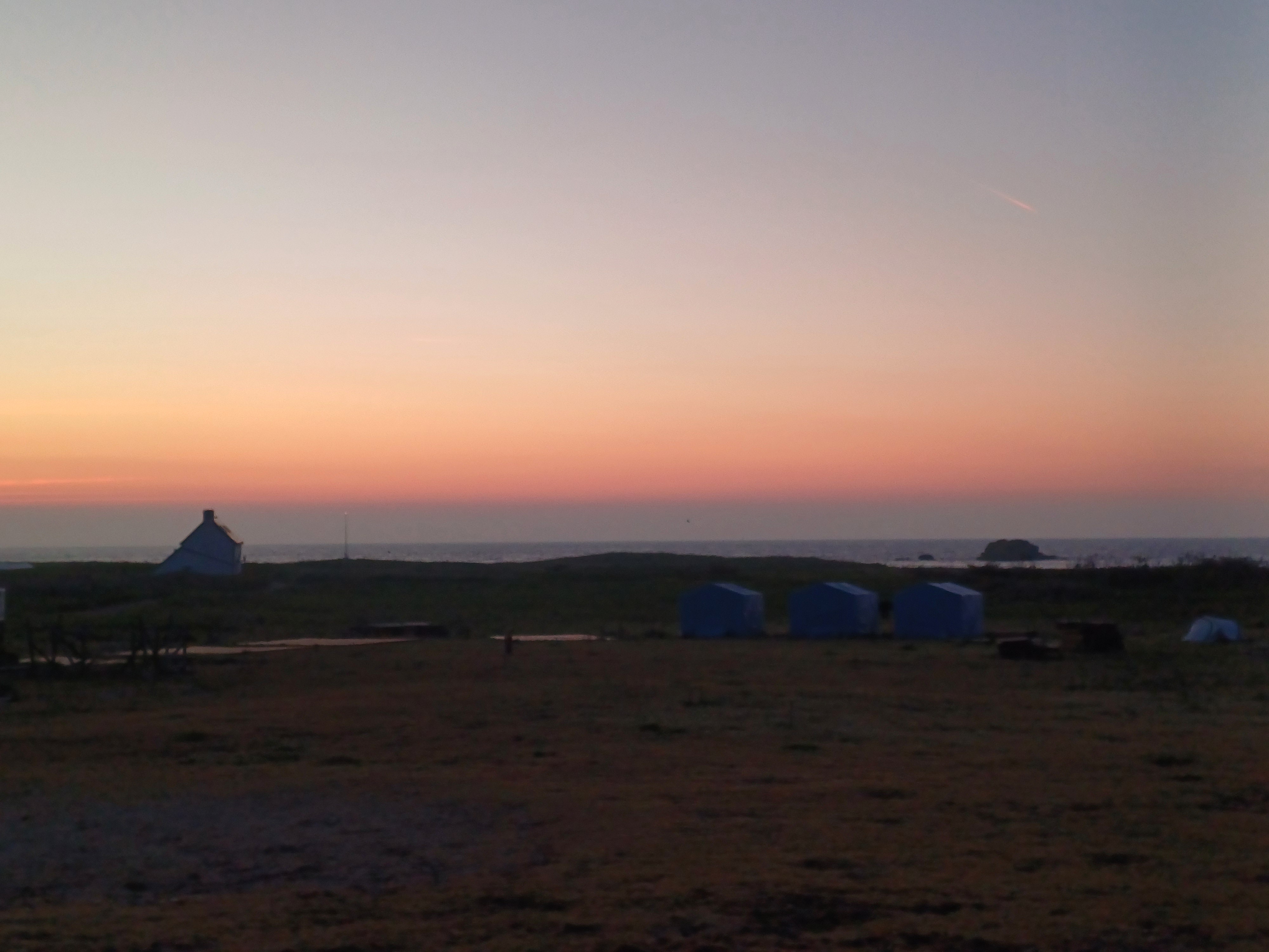 Tentes sur le site de Pen Marise
